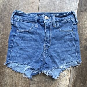 {Hollister} High-Rise Jegging Cut Off Shorts